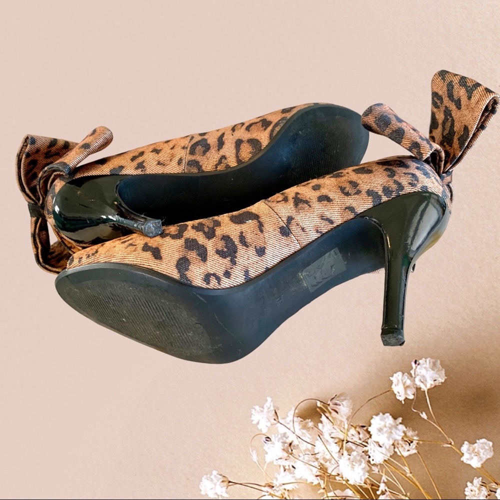 J RENEE PEEK-A-BOO HEELS - Picture 5 of 5
